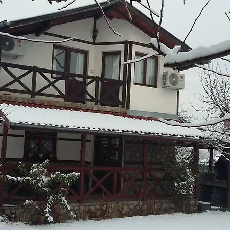 بيت للعطل Belcheva Kashta *